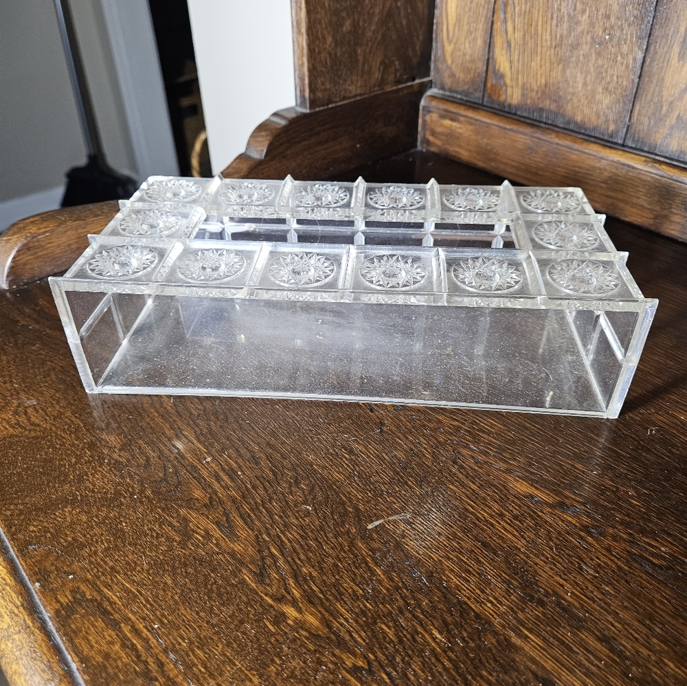 Mid Century Lucite Clear Tissue Box - Picture 5 of 7